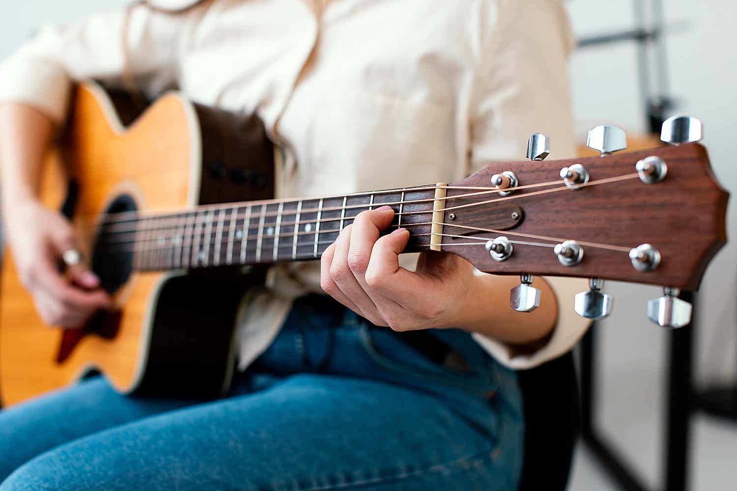 Müzik Dünyasına Profesyonel Eğitmenlerimizle Adım Atmak İstemez Misiniz?